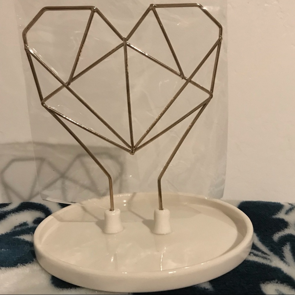 Ceramic Jewelry Holder with Wire Heart